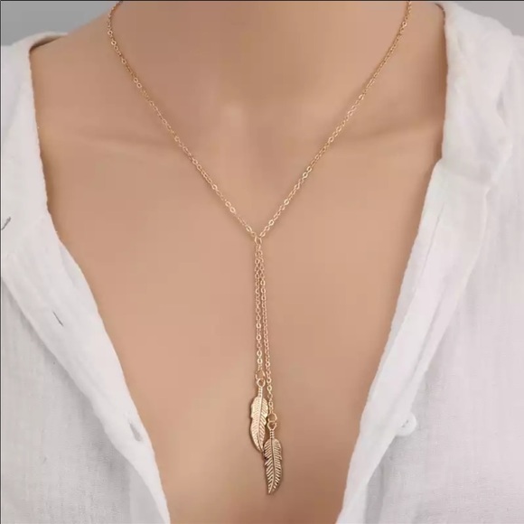 Jewelry - New Fashion Long Gold Color Leaves Choker Pendant Necklace